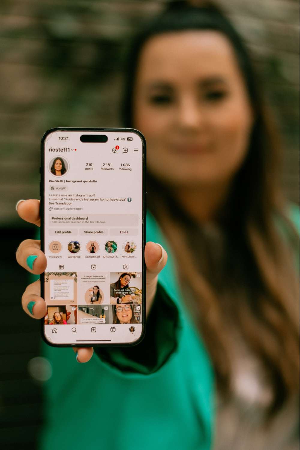 Instagram väljakutse "Back to Business"